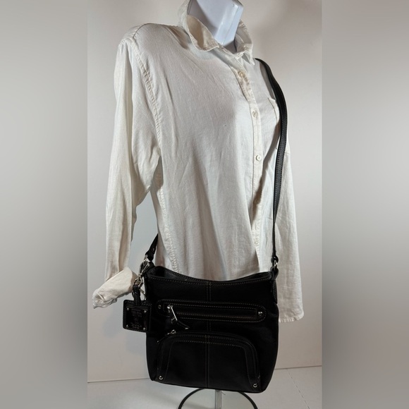 Vintage Tignanello Black pebbled Leather Crossbody w/ Key Chain - Picture 1 of 13